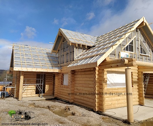 construction de maison bois rondins