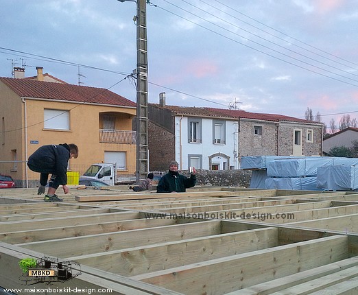 dalle bois maison en bois