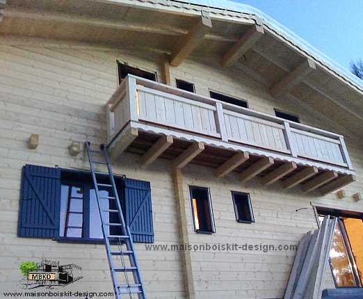 detail balcon chalet bois en kit