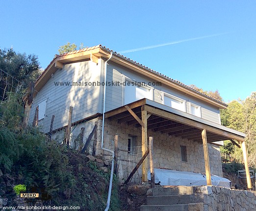 maison bois sous sol pierres